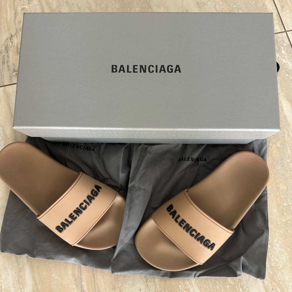 Balenciaga pool slide rubber logo smooth rubber logo beige/black size 36